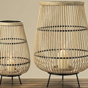 Candle holder with rattan