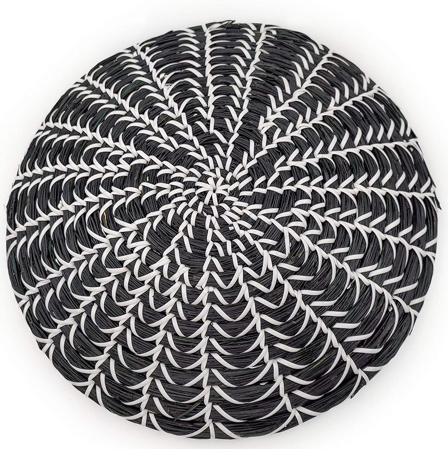 Seagrass coiled wall basket (57)